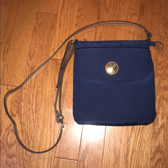 Tommy Hilfiger purse - Picture 1 of 3